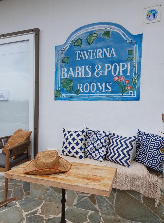Babis & Popi Rooms And Studios Frangokastello Exteriör bild